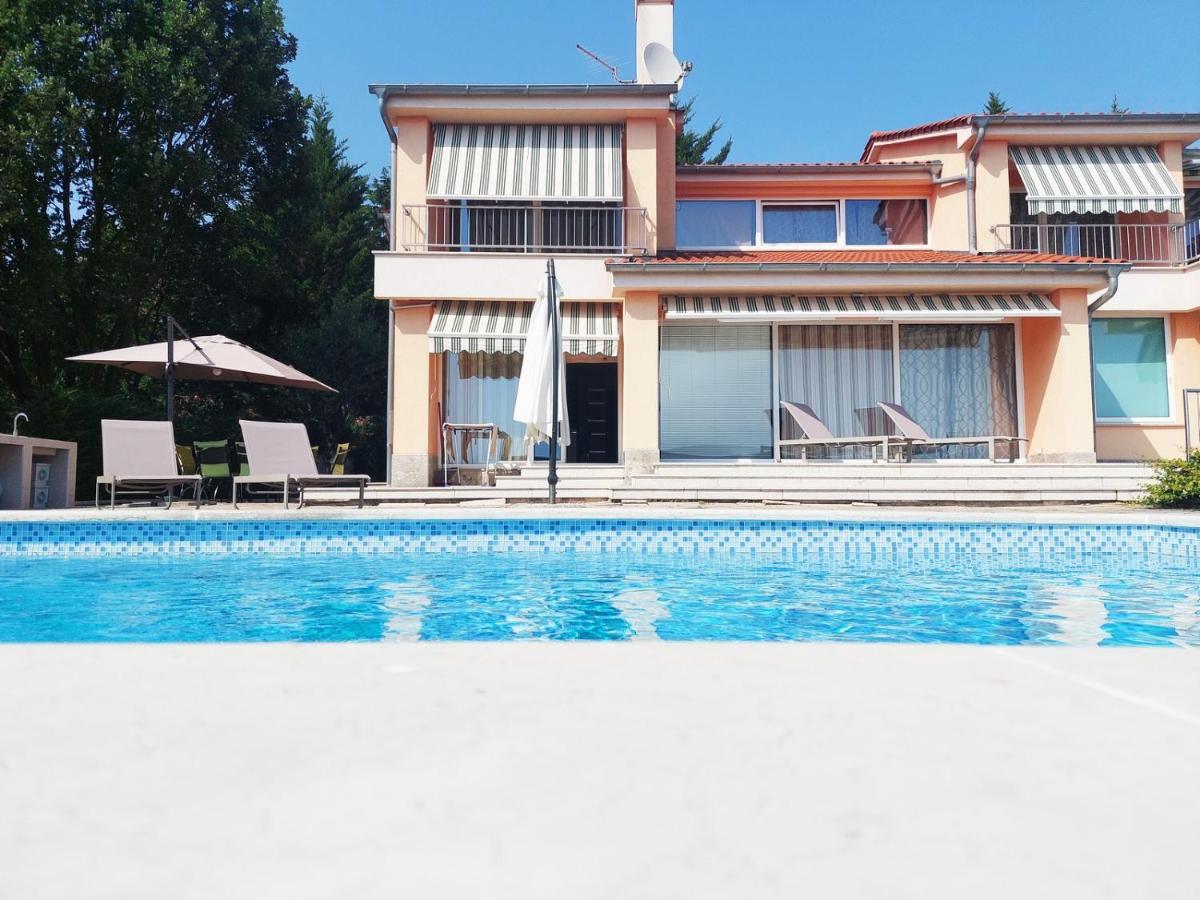 Apartments In Villa Azra Риека Экстерьер фото