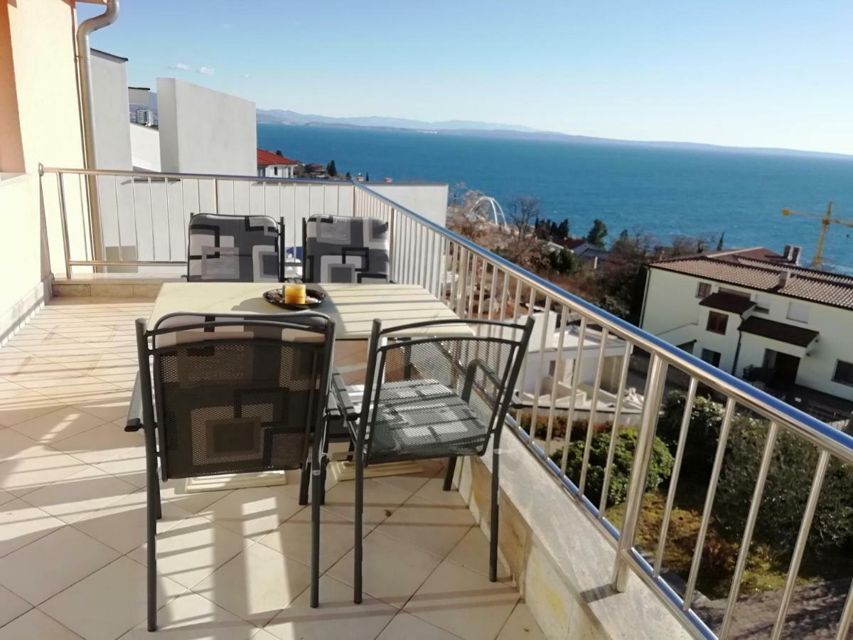 Apartments In Villa Azra Риека Экстерьер фото