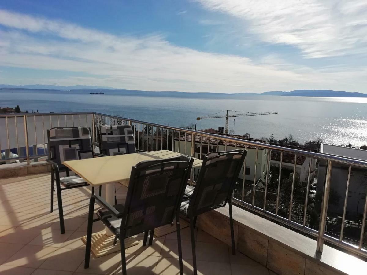Apartments In Villa Azra Риека Экстерьер фото